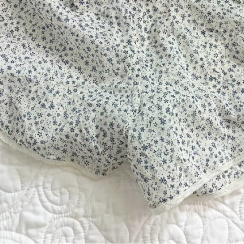 Doen Scout Short in Blue Kate Floral Organic Cotton - Picture 7 of 10